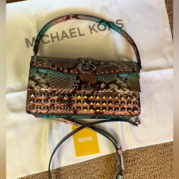 Michael Kors Greenwich - Picture 13 of 16